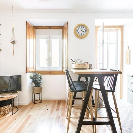 Feel Home In This Stunning Renovated Nest In Graca Lisbona Esterno foto